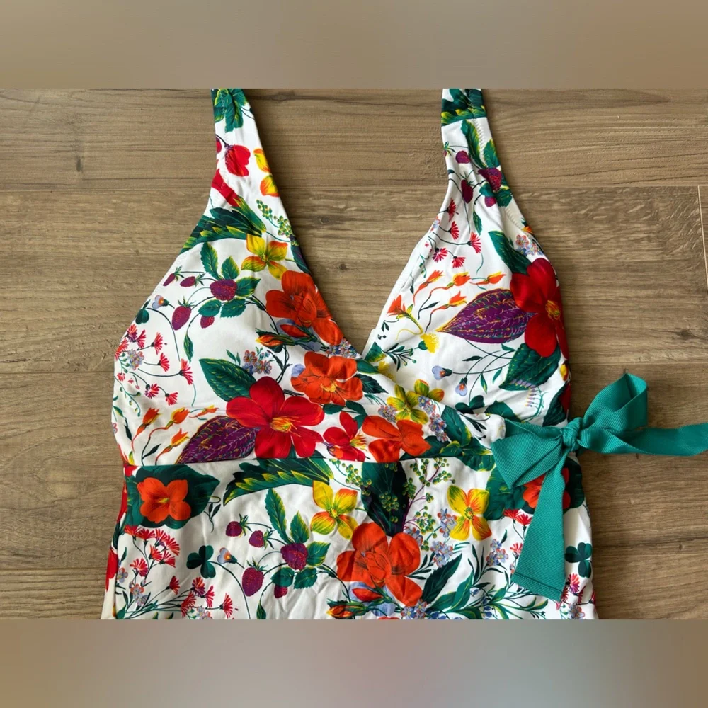J.Crew Floral Swimwear Halter one-piece swimsuit in Ratti Island botanical print - Picture 3 of 9